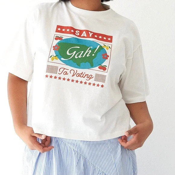 Lisa Says Gah Graphic VOTE Short Sleeve Cropped Oversized Tee Shirt Size Medium - Picture 7 of 7